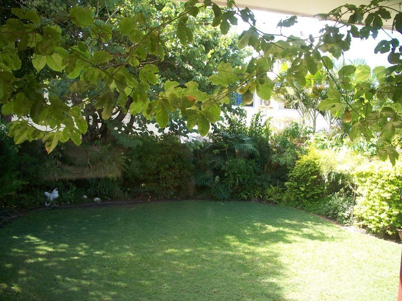 47 Peerless Avenue, Mermaid Beach QLD 4218