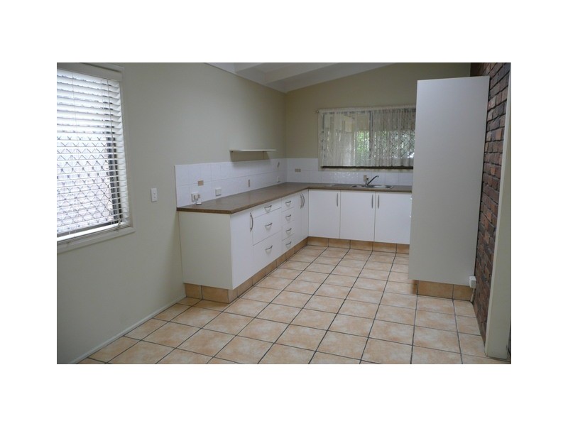 86 Albion Avenue, Miami QLD 4220