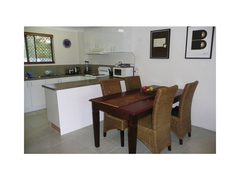 2/40 Oceanic Drive, Mermaid Waters QLD 4218