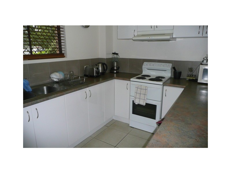 2/40 Oceanic Drive, Mermaid Waters QLD 4218