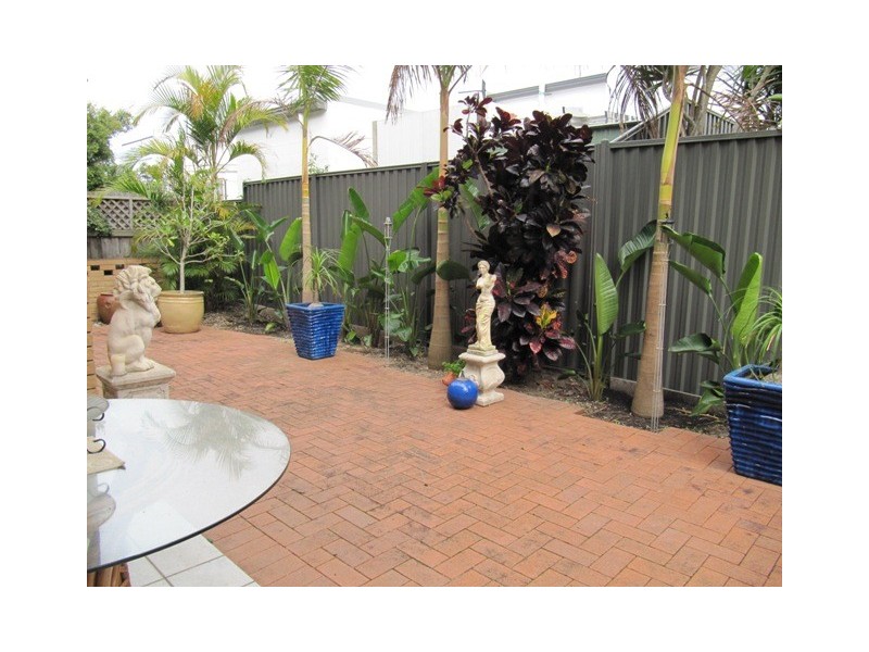 32 Petrel Avenue, Mermaid Beach QLD 4218