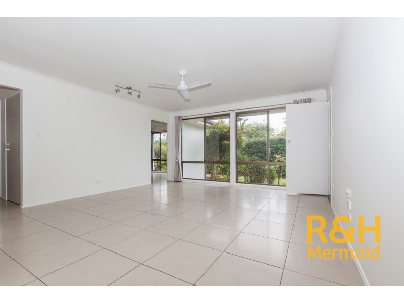 6 WANDERER AVENUE, Mermaid Waters QLD 4218