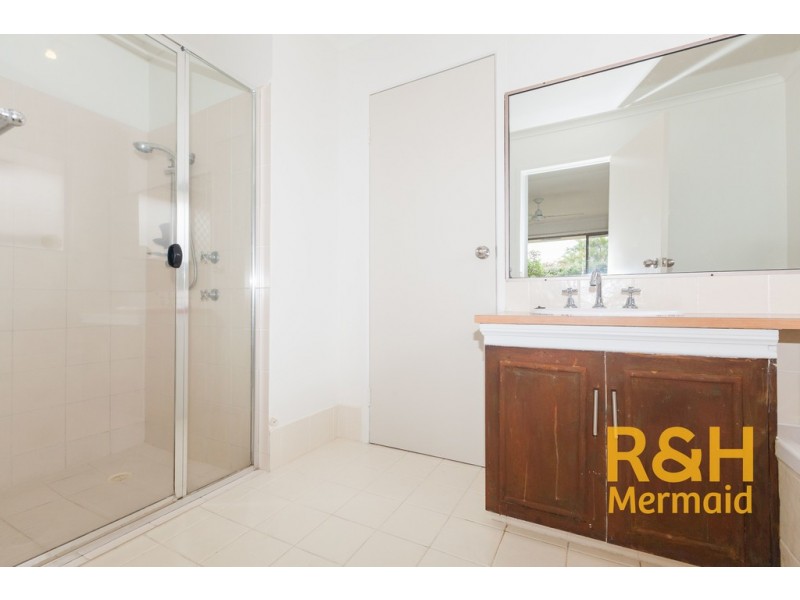 6 WANDERER AVENUE, Mermaid Waters QLD 4218
