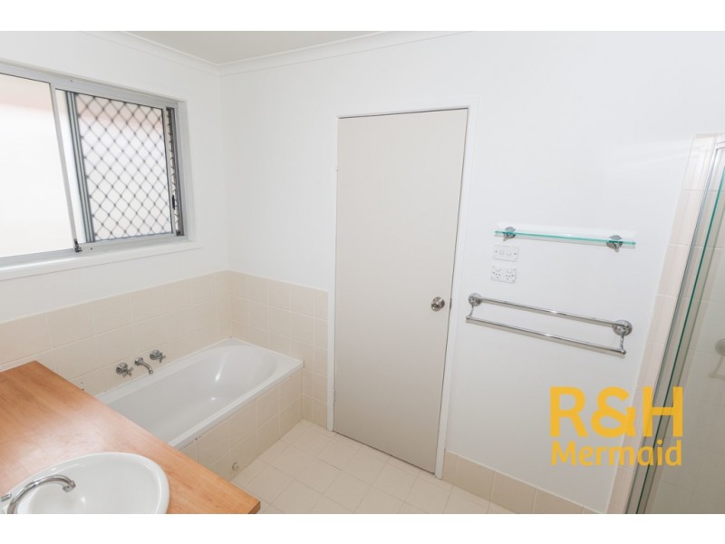 6 WANDERER AVENUE, Mermaid Waters QLD 4218