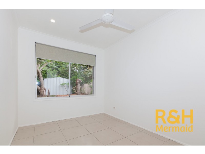 6 WANDERER AVENUE, Mermaid Waters QLD 4218