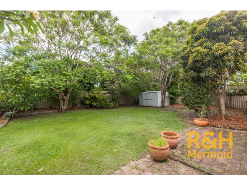 6 WANDERER AVENUE, Mermaid Waters QLD 4218