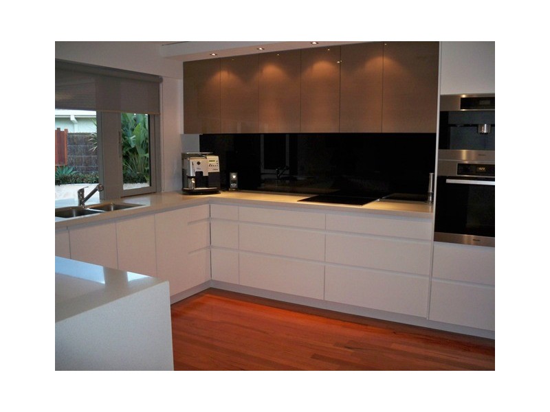 6 Peter Blondell Drive, Mermaid Waters QLD 4218