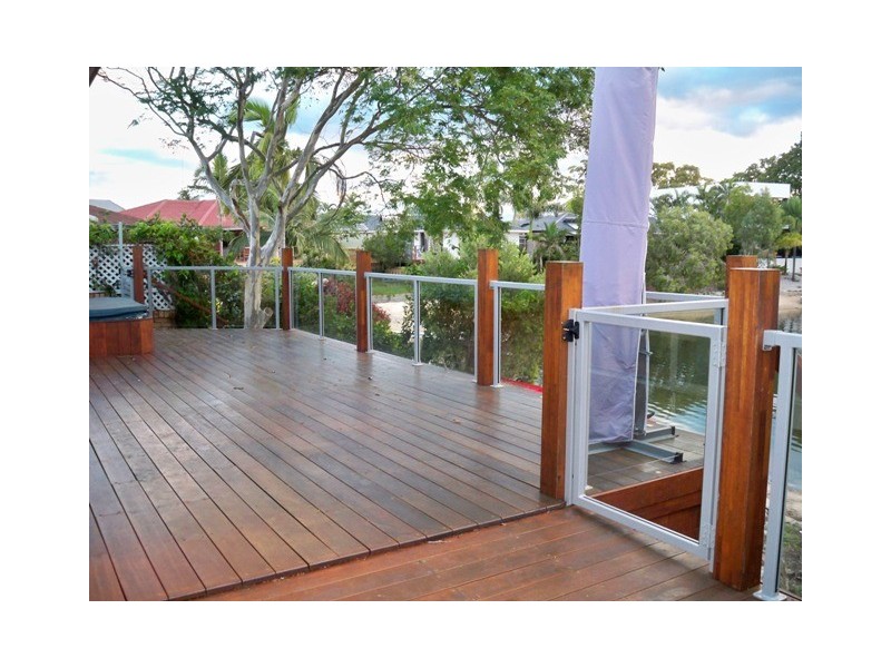 6 Peter Blondell Drive, Mermaid Waters QLD 4218