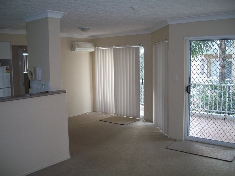 4/10 JUBILEE AVENUE, Broadbeach QLD 4218