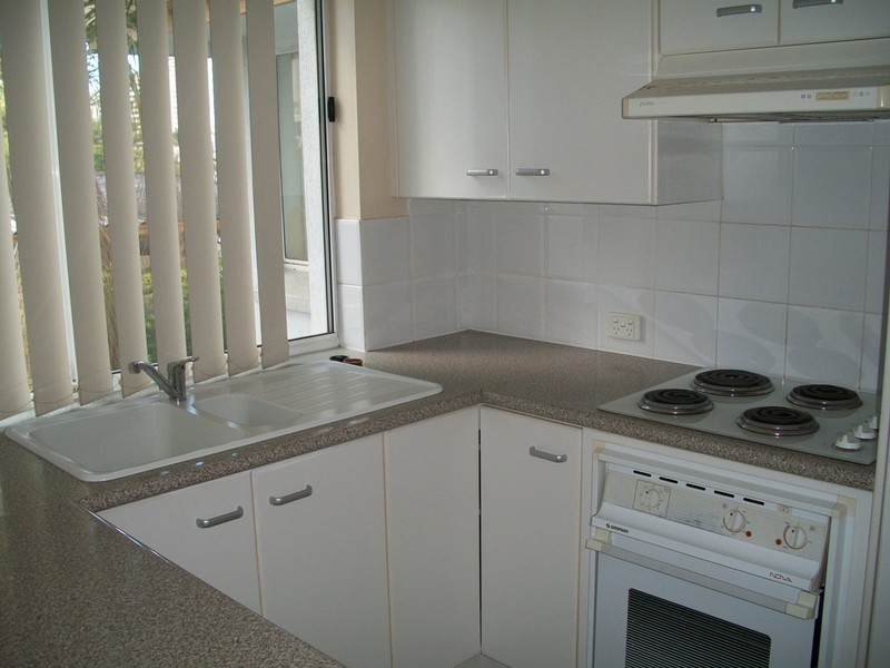 4/10 JUBILEE AVENUE, Broadbeach QLD 4218