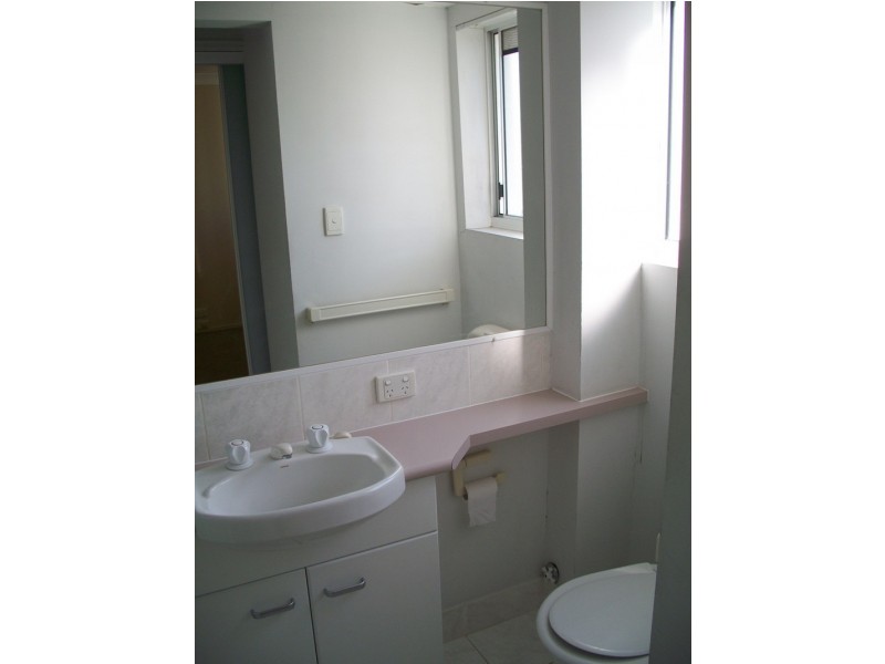 4/10 JUBILEE AVENUE, Broadbeach QLD 4218