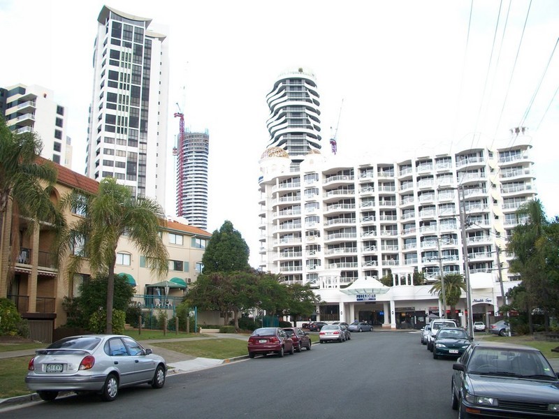 4/10 JUBILEE AVENUE, Broadbeach QLD 4218