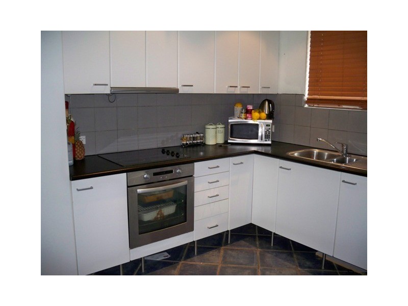 5/52 Oceanic Drive, Mermaid Waters QLD 4218