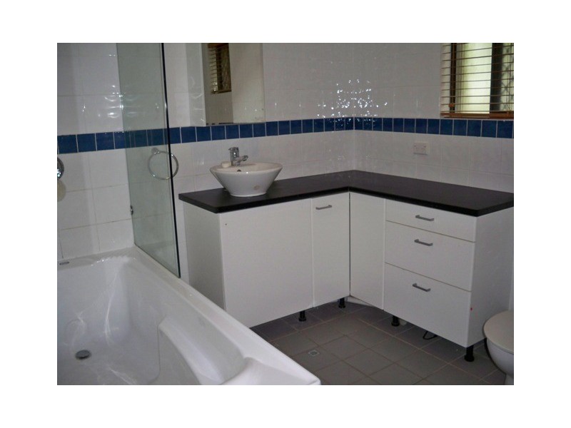 5/52 Oceanic Drive, Mermaid Waters QLD 4218