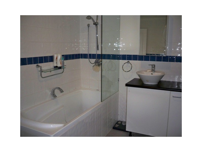 5/52 Oceanic Drive, Mermaid Waters QLD 4218