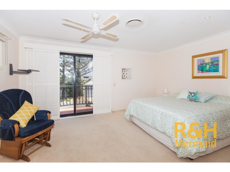 2/19 SEASIDE AVENUE, Mermaid Beach QLD 4218
