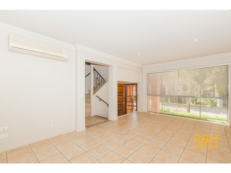 67/20 FAIRWAY DRIVE, Clear Island Waters QLD 4226