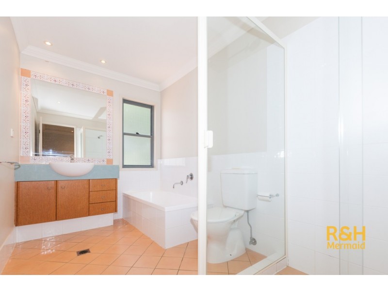 67/20 FAIRWAY DRIVE, Clear Island Waters QLD 4226