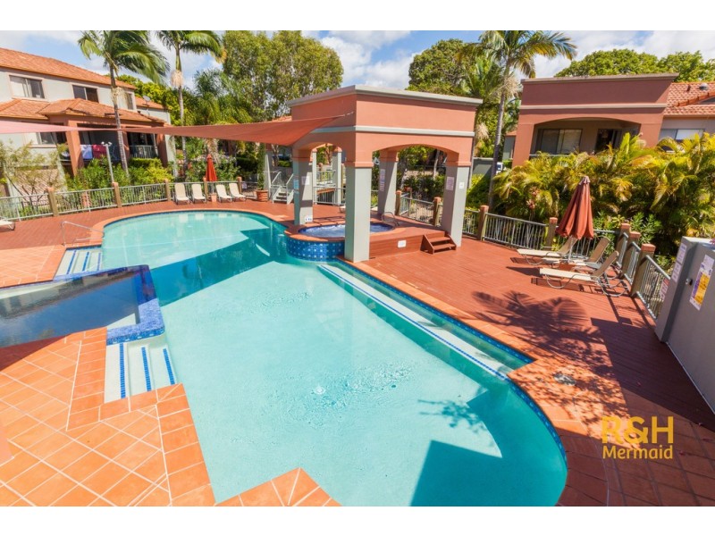 67/20 FAIRWAY DRIVE, Clear Island Waters QLD 4226