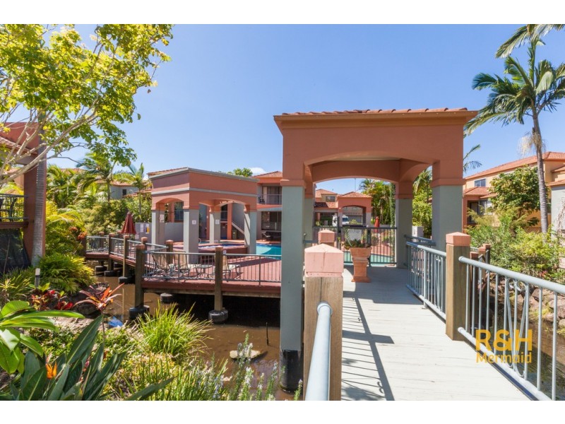 67/20 FAIRWAY DRIVE, Clear Island Waters QLD 4226