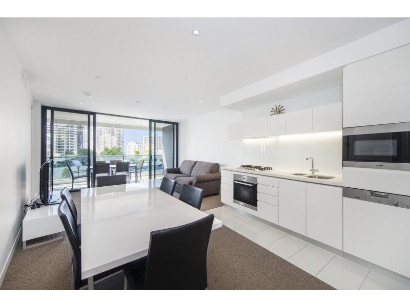 704/4 Charles Avenue, Broadbeach QLD 4218