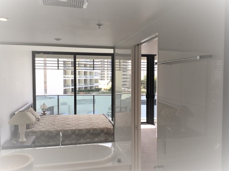 704/4 Charles Avenue, Broadbeach QLD 4218