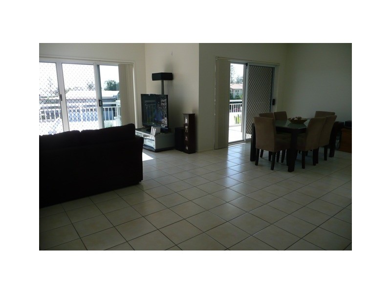 6/4 Dawn Parade, Miami QLD 4220