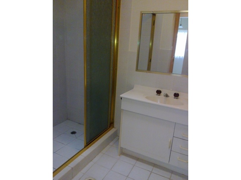 1/129 Sunshine Boulevard, Mermaid Waters QLD 4218