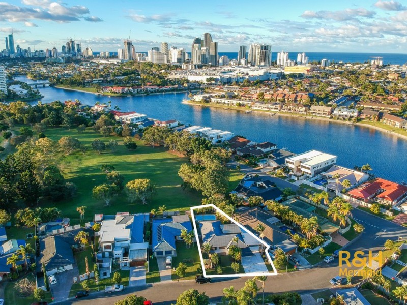 68 VOLANTE CRESCENT, Mermaid Waters QLD 4218