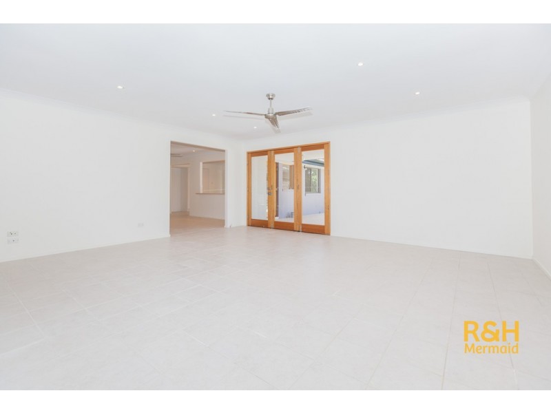 68 VOLANTE CRESCENT, Mermaid Waters QLD 4218