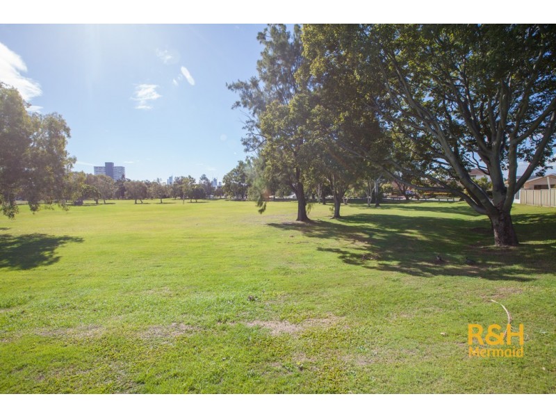 68 VOLANTE CRESCENT, Mermaid Waters QLD 4218