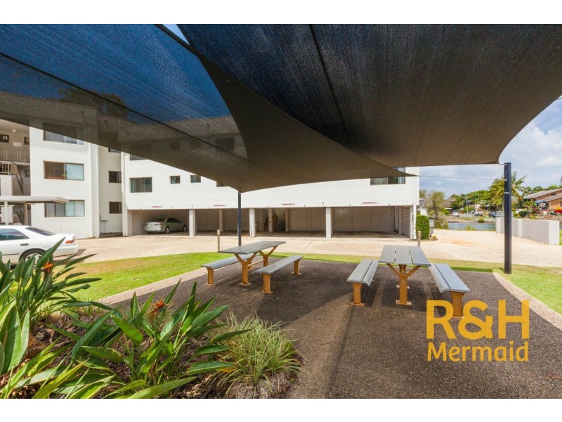4/15 HUTH STREET, Labrador QLD 4215