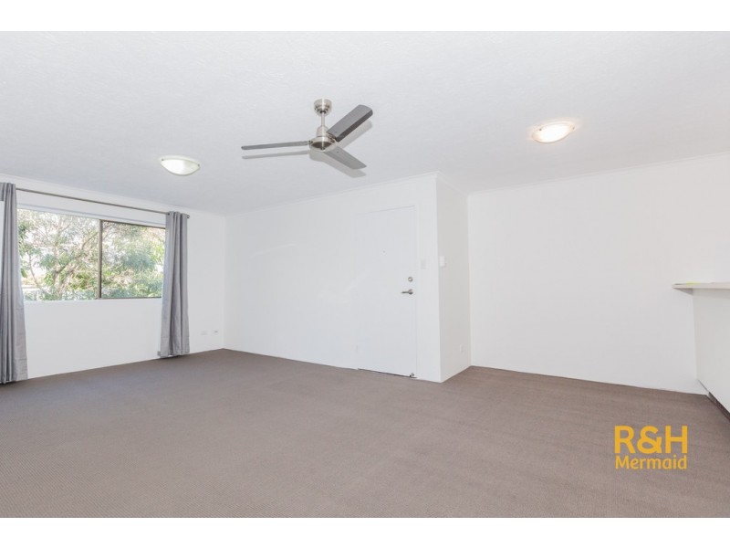 4/15 HUTH STREET, Labrador QLD 4215