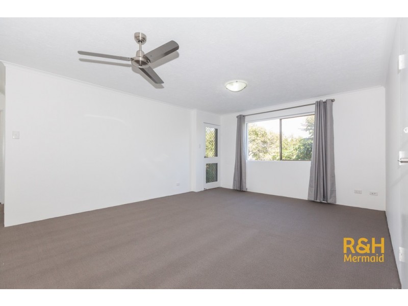 4/15 HUTH STREET, Labrador QLD 4215