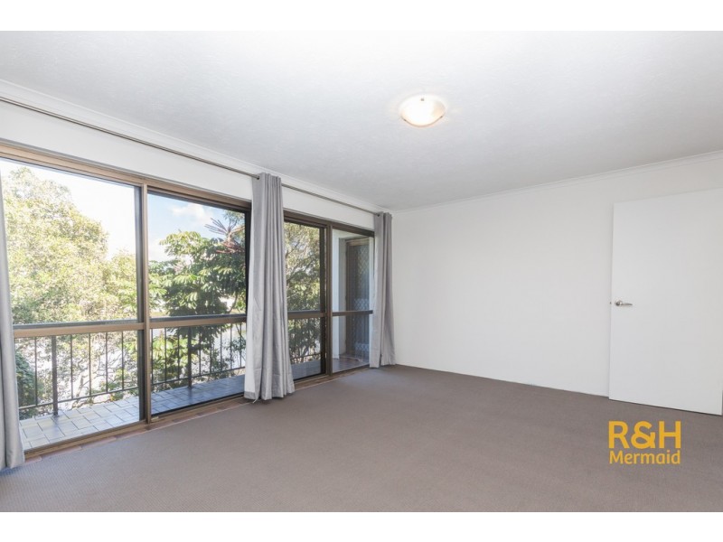 4/15 HUTH STREET, Labrador QLD 4215
