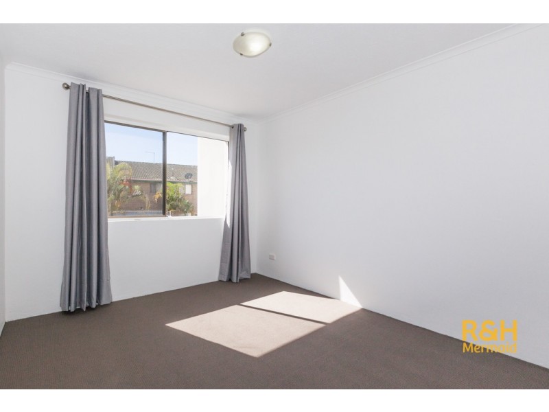 4/15 HUTH STREET, Labrador QLD 4215