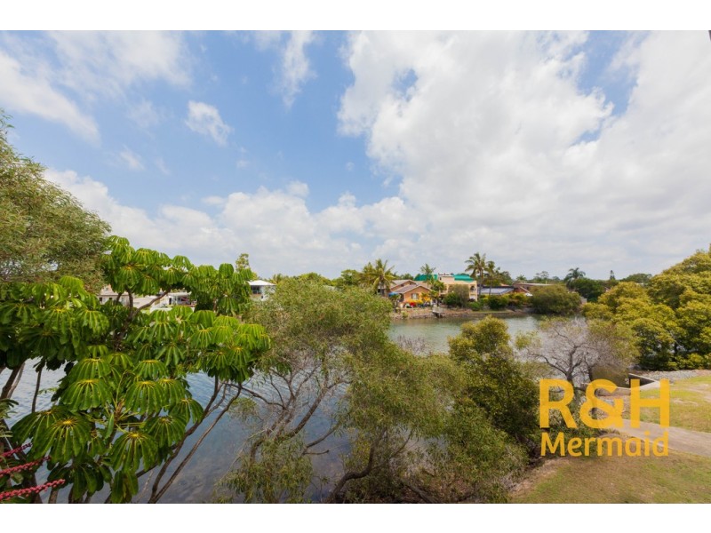 4/15 HUTH STREET, Labrador QLD 4215