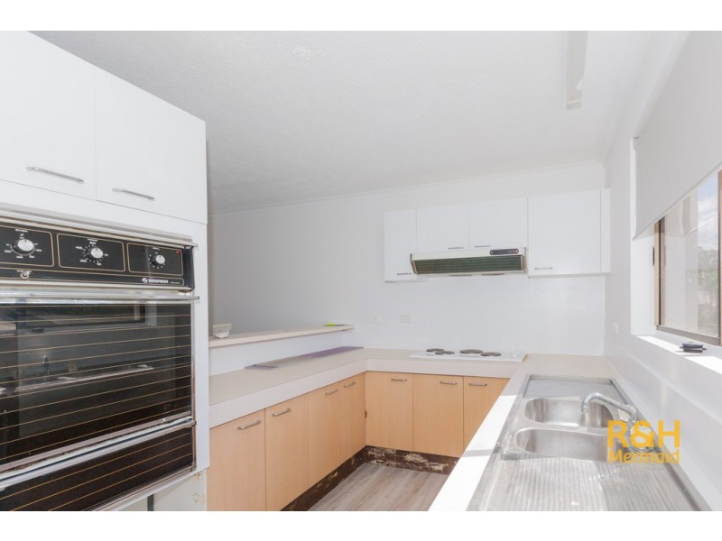 4/15 HUTH STREET, Labrador QLD 4215
