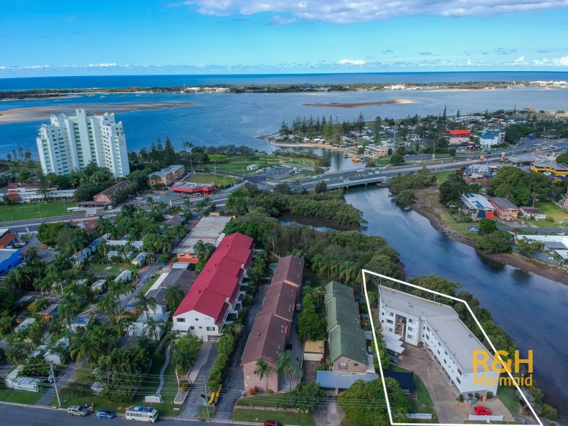 4/15 HUTH STREET, Labrador QLD 4215