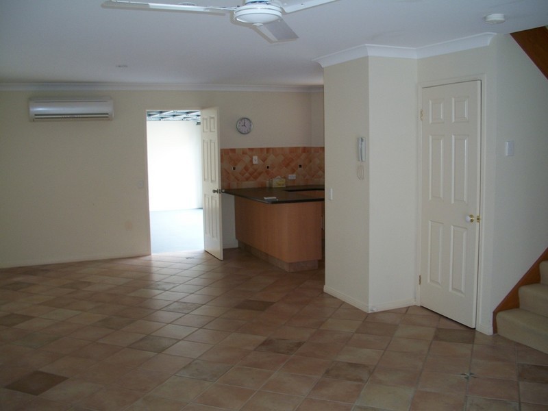 2/2028 GOLD COAST HIGHWAY, Miami QLD 4220