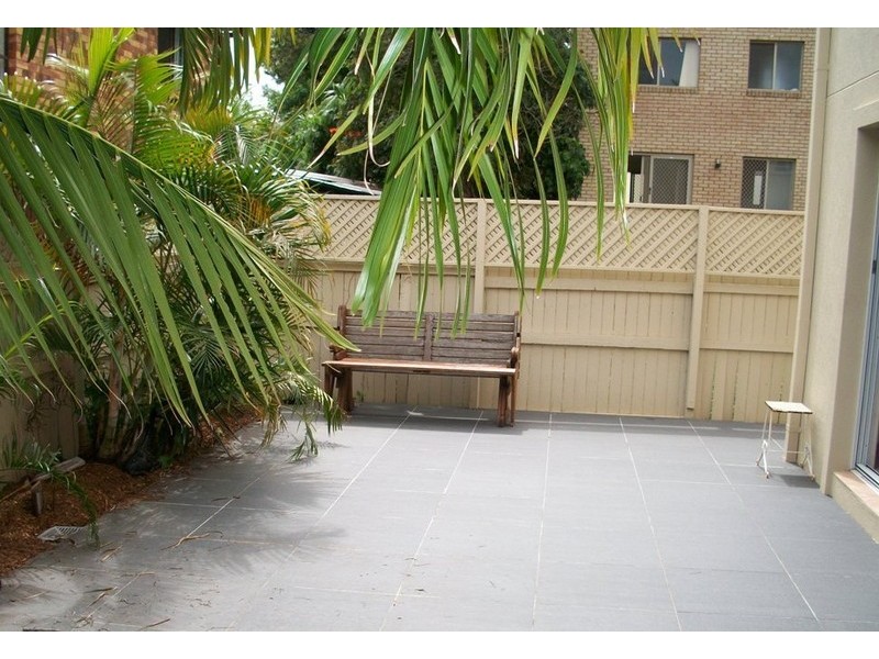 2/2028 GOLD COAST HIGHWAY, Miami QLD 4220