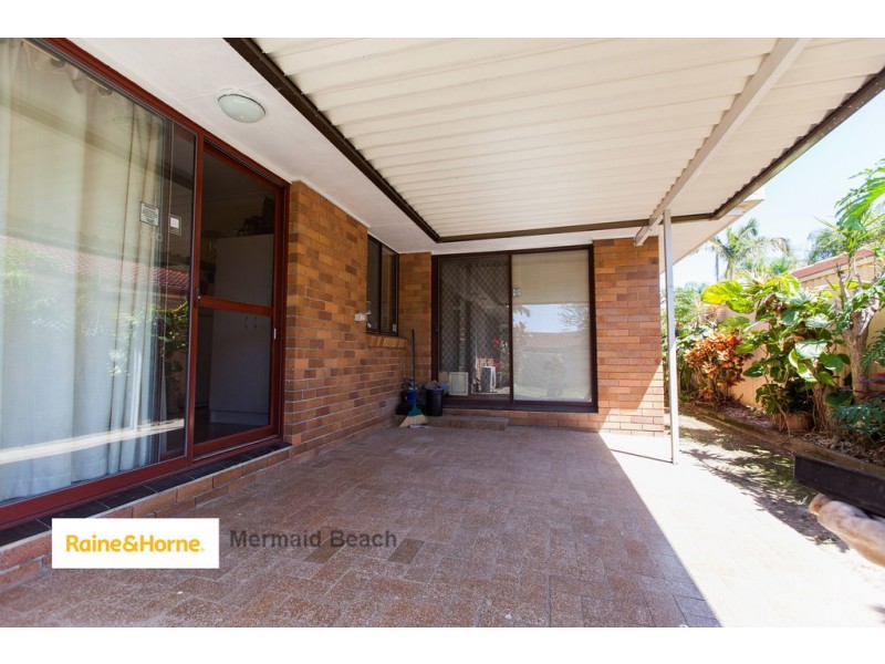 19 Oceanic Drive, Mermaid Waters QLD 4218