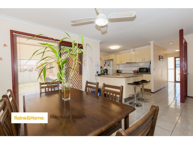 19 Oceanic Drive, Mermaid Waters QLD 4218