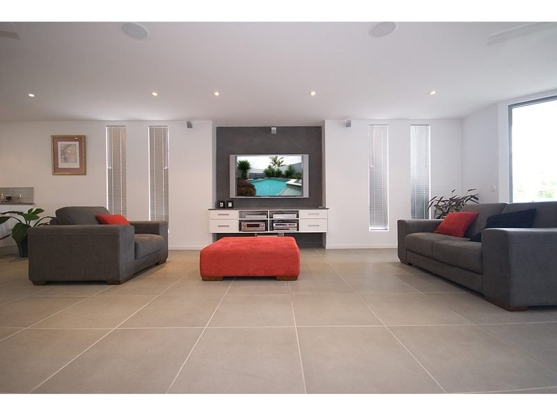 2089 Gold Coast Highway, Miami QLD 4220