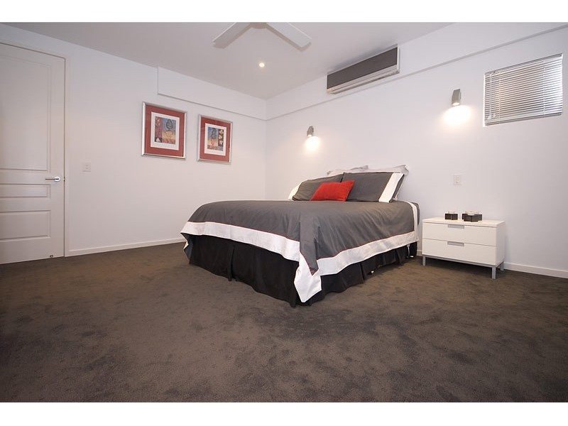 2089 Gold Coast Highway, Miami QLD 4220