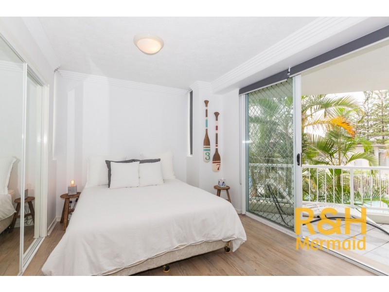 8/13 ANNE AVENUE, Broadbeach QLD 4218