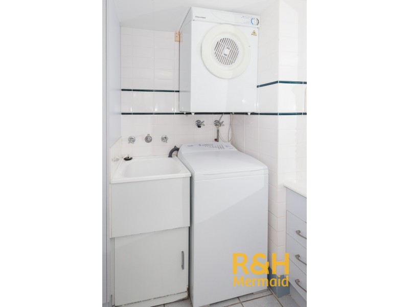 8/13 ANNE AVENUE, Broadbeach QLD 4218