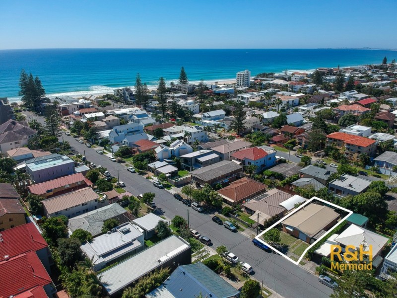 32 FRANCIS STREET, Mermaid Beach QLD 4218