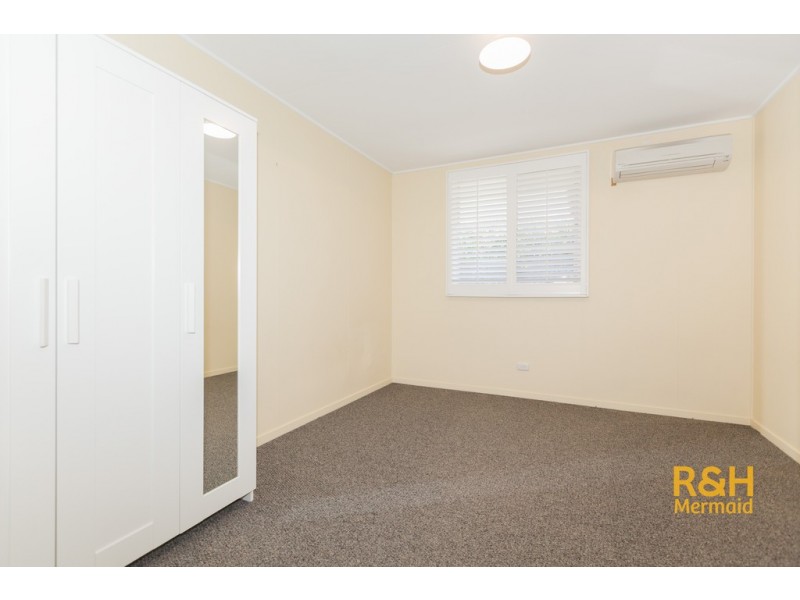32 FRANCIS STREET, Mermaid Beach QLD 4218