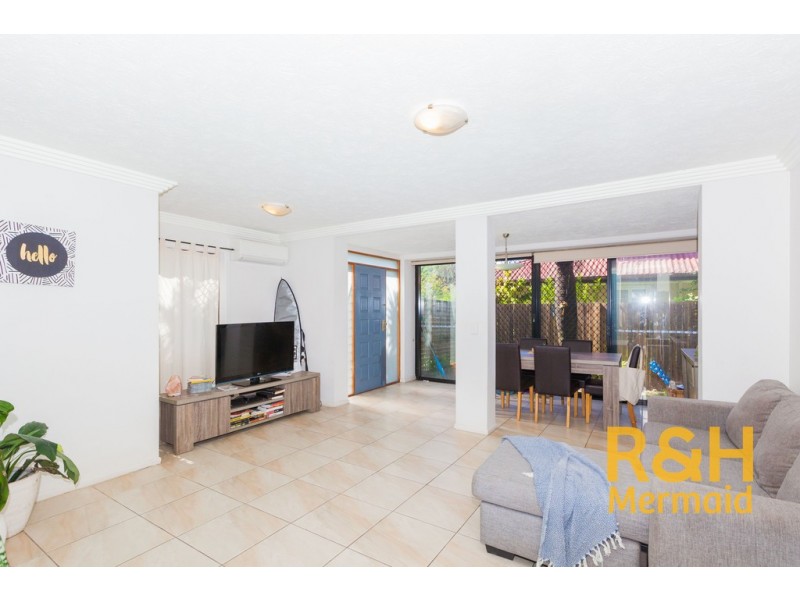 32 CRONULLA AVENUE, Mermaid Beach QLD 4218